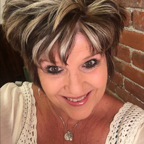 Meet your Posher, Jana - Picture 1 of 1